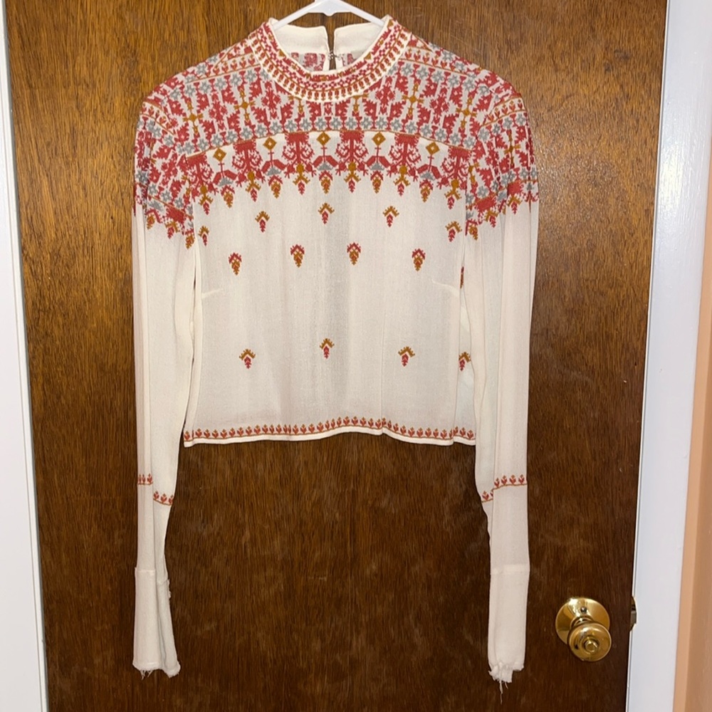 Detailed cropped blouse